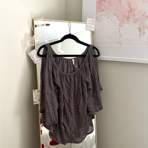 Willow & Clay Gray Off-Shoulder Top